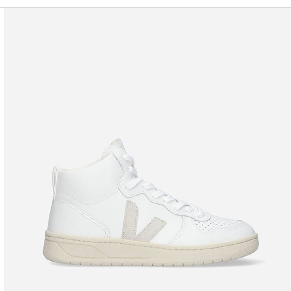 Veja Womens V-15 Sneakers - - White/Beige - Leather